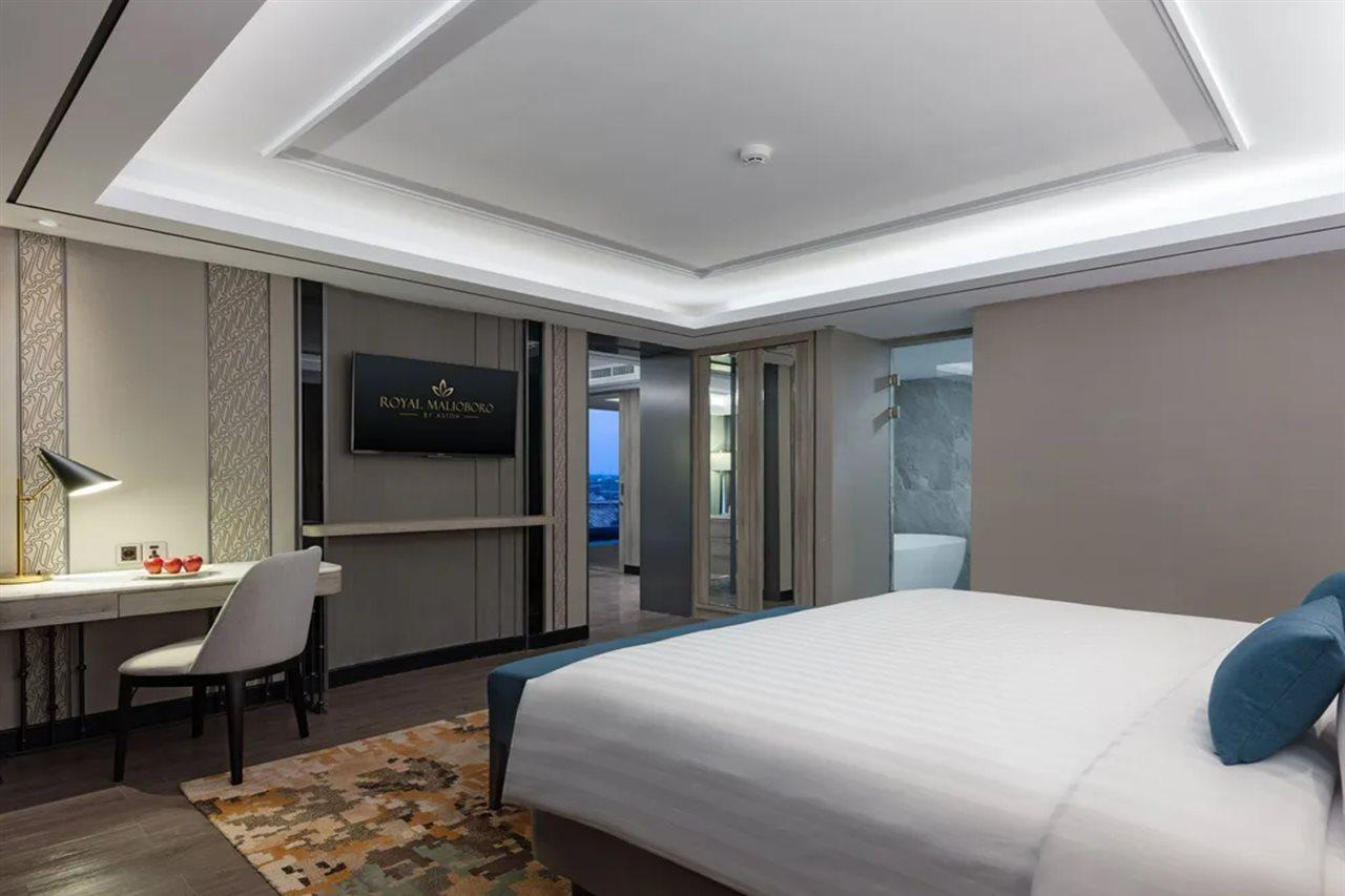 Royal Malioboro By Aston Hotell Yogyakarta Exteriör bild