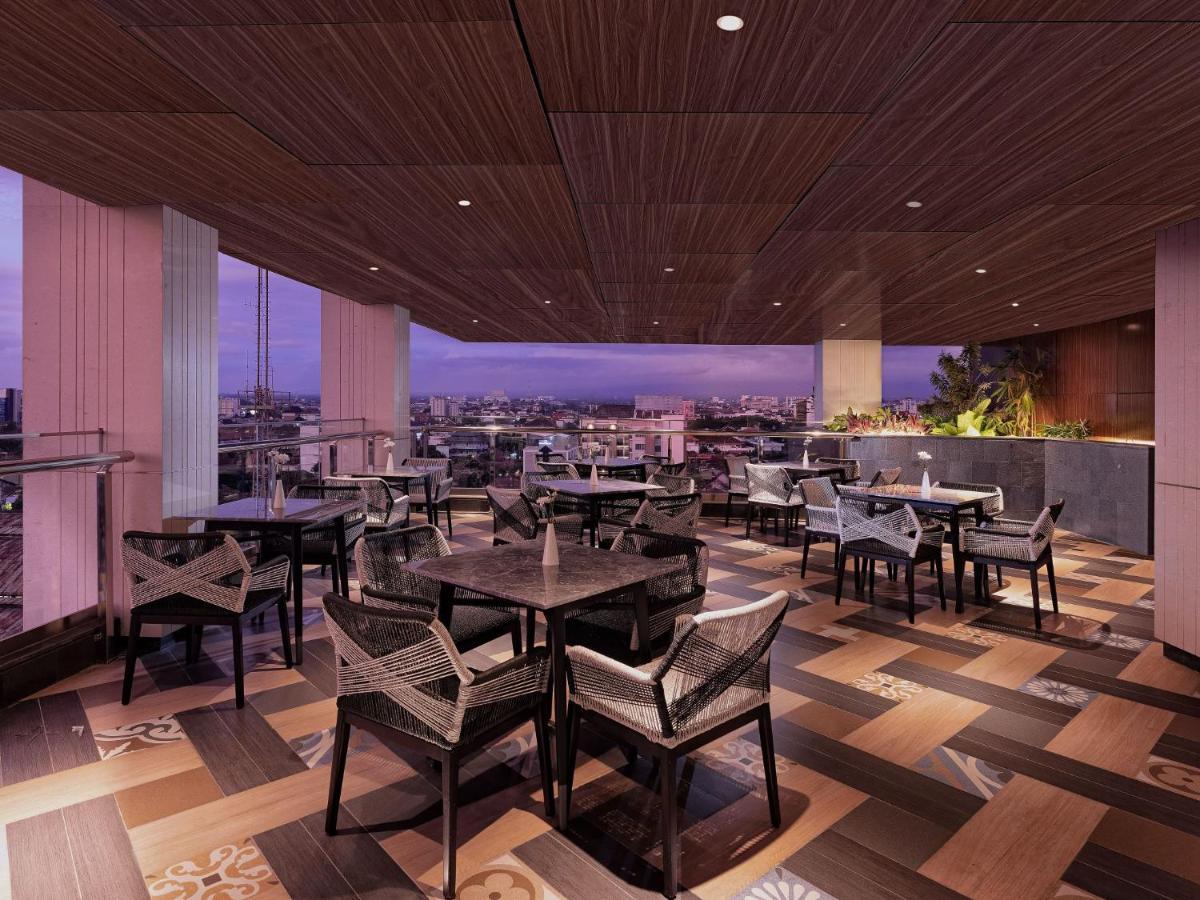 Royal Malioboro By Aston Hotell Yogyakarta Exteriör bild